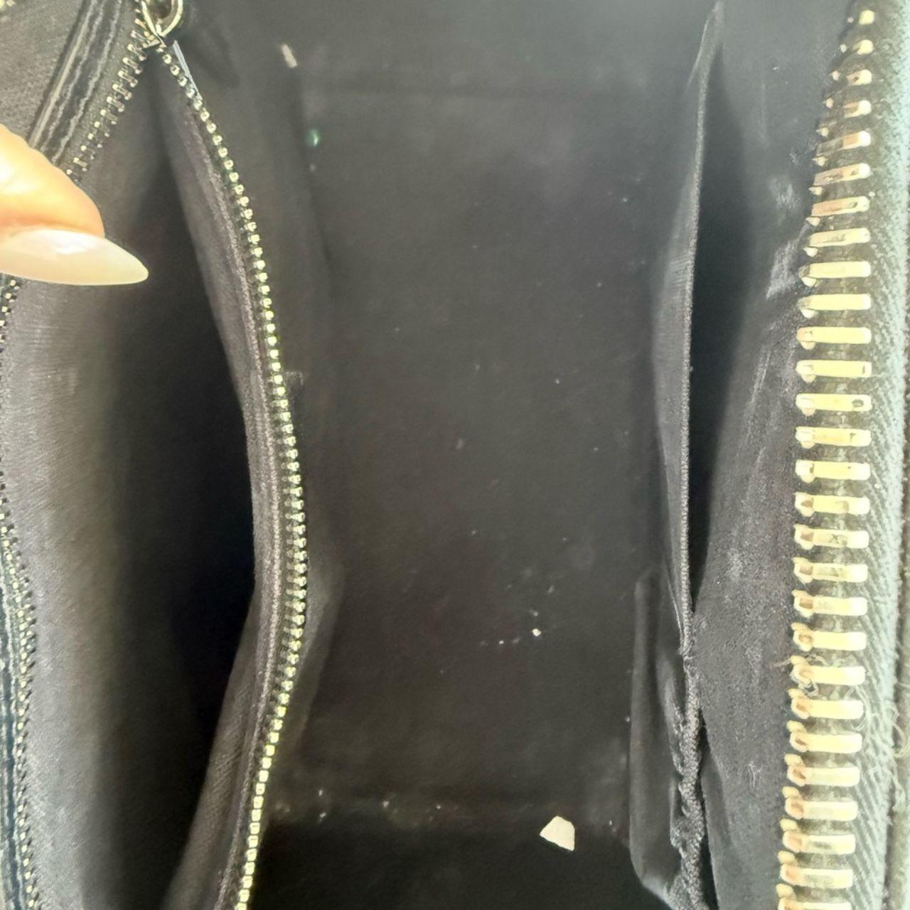 Givenchy black antigona medium bagWear and light...