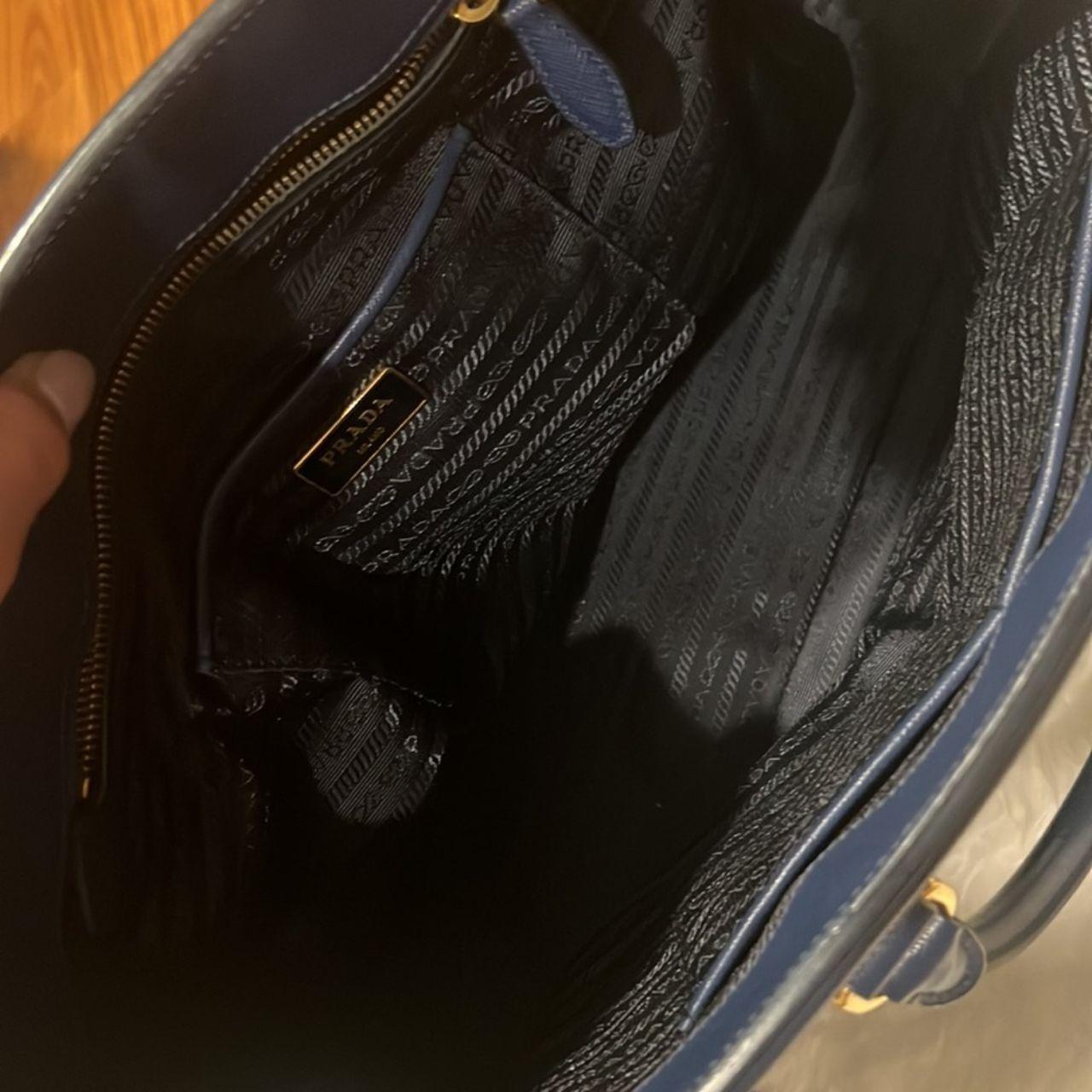 Prada bag100% authentic Prada Saffiano bag in...