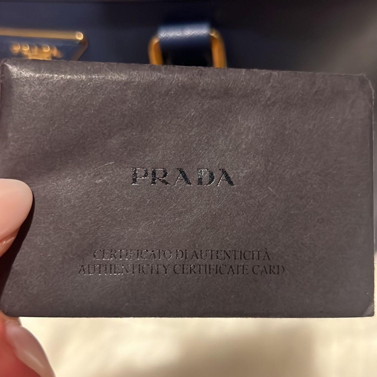 Prada bag100% authentic Prada Saffiano bag in...